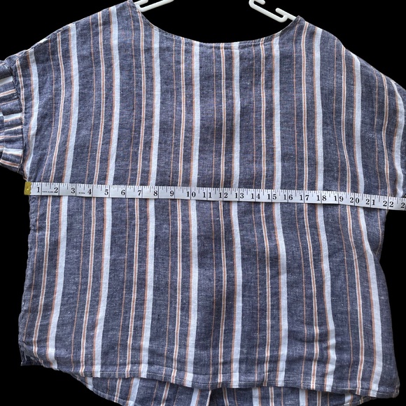 Linen shirt with back button detail - Picture 4 of 6